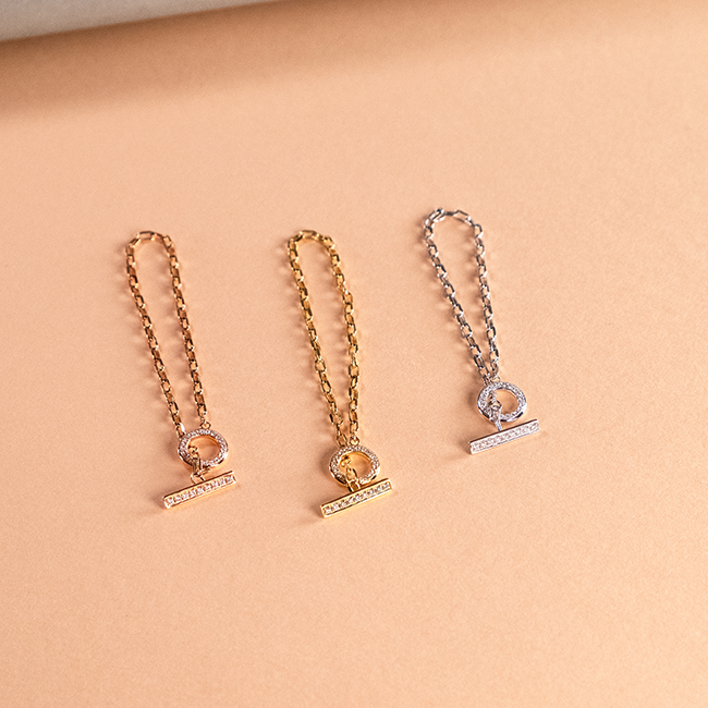 Toggle diamond bracelet